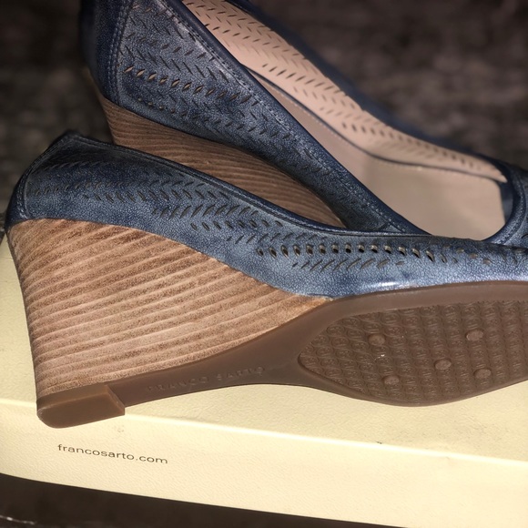 Franco Sarto peep wedge - Picture 4 of 5